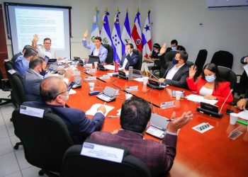 Comisión de Hacienda acuerda emitir 14 dictámenes favorables para diversos rubros
