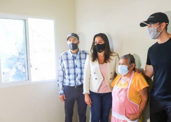 Ministerio de Vivienda traslada a familias de la comunidad El Espino a su nuevo hogar