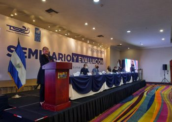 Sigue diálogo por voto en el exterior