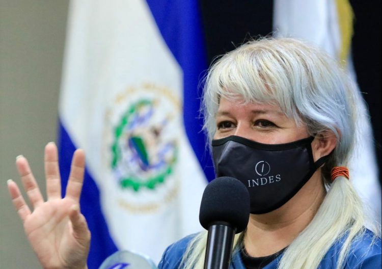 «Si Yamil Bukele cumple su promesa de apoyarme yo voy nuevamente al Everest»: Alfa Karina Arrué