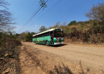 Alcaldía de Pasaquina apoyará a comunidades a pavimentar un tramo peligroso calle empinada