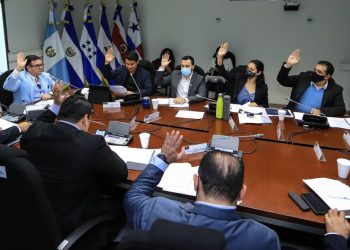 Diputados autorizan préstamo para atención de COVID-19