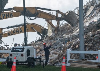 Sube a nueve el balance de muertos por colapso de edificio en Florida