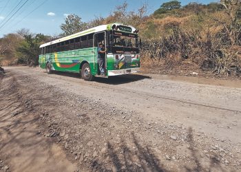 MOP trabaja en diseño para pavimentar vía en Pasaquina, La Unión