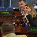 Diputada de ARENA genera desorden en sesión plenaria