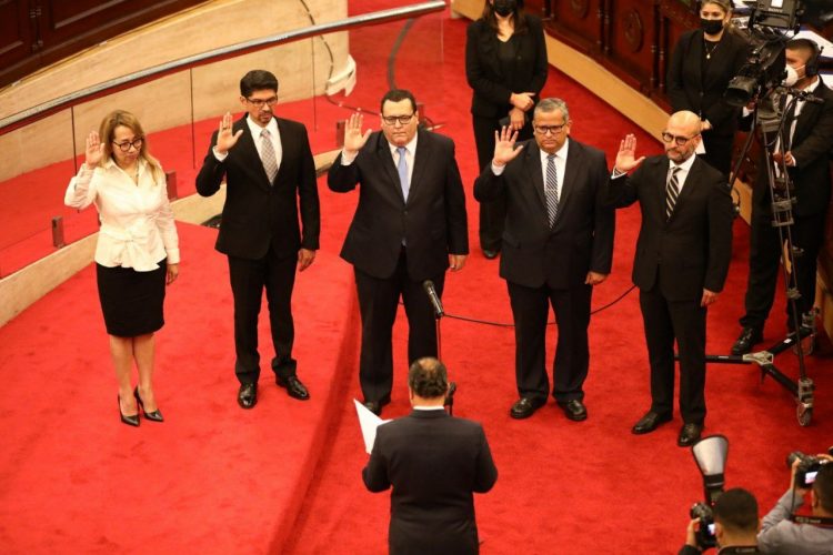 Juramentación de los cinco magistrados de la Corte Suprema de Justicia. Foto: DES/Luis Umaña.