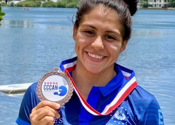 Fátima Portillo conquistó bronce en aguas abiertas en el CCCAN de Puerto Rico