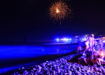 Surf City El Salvador ISA World Surfing Games calentó la clausura con espectaculares fuegos artificiales