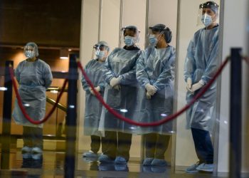 Uruguay habilita fiestas y espectáculos en medio de una desaceleración de la pandemia