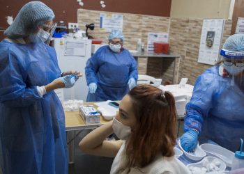 Uruguay alcanza el 70% de su población vacunada con al menos una dosis contra la COVID-19