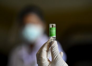 Especialistas alemanes recomiendan combinar vacunas anticovid AstraZeneca y con ARN