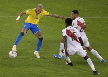 Brasil disputará la final de la Copa América tras vencer por la mínima a Perú