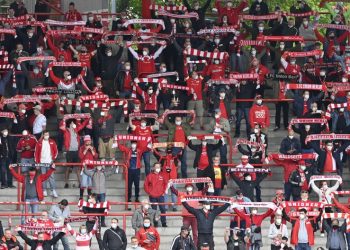 Alemania autoriza hasta 25.000 espectadores en estadios de Bundesliga