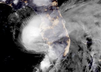 Elsa  se convierte en huracán y avanza hacia Florida mientras muertos por derrumbe suben a 36