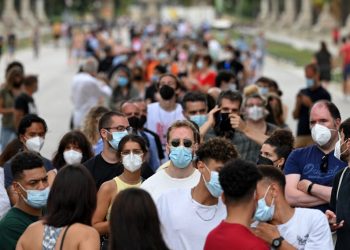 Vuelve el toque de queda nocturno a Barcelona para contener el rebrote epidémico
