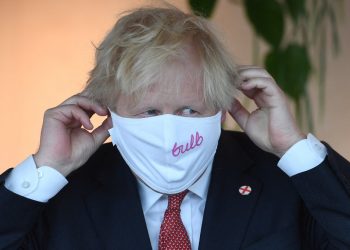 Lujosas vacaciones de Boris Johnson en el Caribe no infringieron las reglas, según un informe