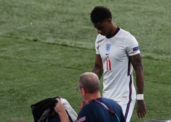 Condena unánime a los insultos racistas contra futbolistas ingleses