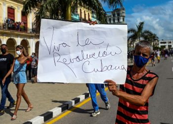 La cólera estalla en calles de Cuba, convocan a revolucionarios al combate