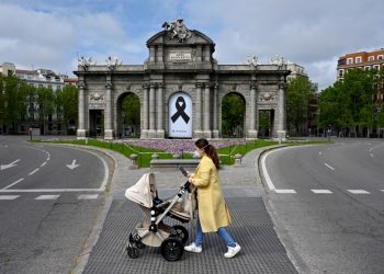 La quinta ola de la pandemia acelera nuevas restricciones en España