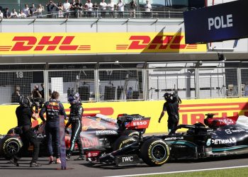 Hamilton y Verstappen se ven las caras en Hungría tras accidente de Silverstone