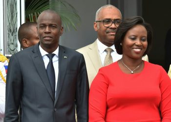Regresa a Haití viuda de presidente asesinado