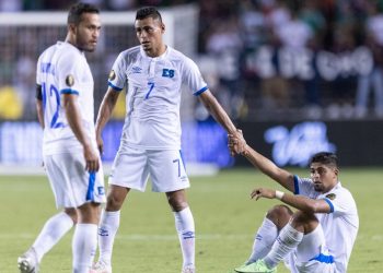 El Salvador dio batalla pero cayó ante México y clasificó en segundo lugar a cuartos de final de Copa Oro 