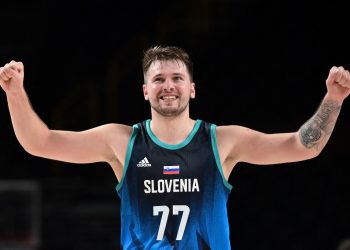 Doncic destroza a Argentina, España cumple ante Japón en el básquet olímpico