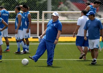 Jugadores salvadoreños reaccionan ante el fallecimiento de Ruben Israel