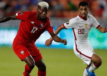 Catar y Panamá empatan 3-3 en su debut en la Copa Oro