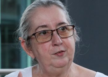Jesús López, primera poetisa salvadoreña