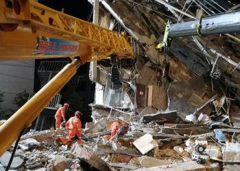 Al menos ocho muertos al derrumbarse un hotel en China