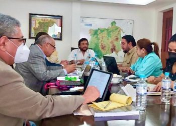 Comisión Ad Hoc propone dar iniciativa de ley a la población