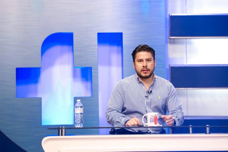 Martínez dijo que el Plan Maestro de Rescate Agropecuario aspira a impulsar el sector. Foto / Diario El Salvador.