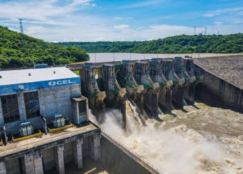 CEL realiza descargas preventivas en la Central Hidroeléctrica 15 de Septiembre