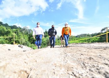 Autoridades supervisan obras de mitigación en el acceso principal a Santa Cruz Michapa