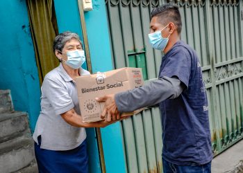 Familias de comunidades en San Salvador recibieron paquetes de alimentos