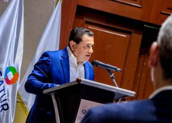 Ministerio de Trabajo y CASATUR firman convenio para creación de 5,000 empleos para jóvenes en El Salvador