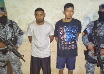 Capturan a traficantes de droga durante allanamiento en Chalatenango