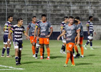Limeño amargó el estreno de las luces del Barraza al Águila