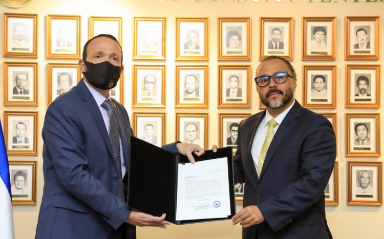 Ministro de Seguridad pide reformas para que delitos relativos a corrupción no prescriban