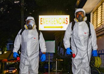 Realizan jornada de desinfección y limpieza en Hospital Saldaña