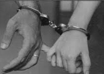 Esposos condenados a 15 años por exigir $1,500 de extorsión