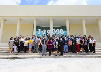 Cancillería salvadoreña entrega más de 149 mil pasaportes a diáspora en Estados Unidos
