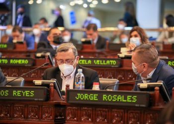 Diputada de Nuevas Ideas cuestiona a ARENA por no expulsar a Carlos Reyes