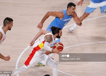 España avanza a cuartos en básquet y deja a Argentina al borde de la eliminación