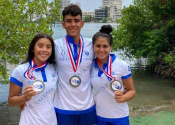 Nadadores conquistaron plata en modalidad de aguas abiertas