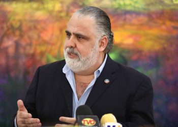 Arena suspenderá a diputado y exalcalde