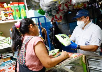 Defensoría del Consumidor verifica estabilidad de precios en el mercado central de San Salvador