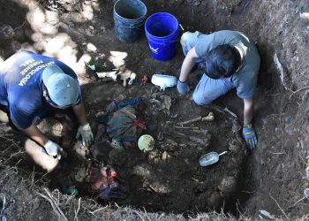 Fiscalía ha recuperado 42 cuerpos de víctimas de la guerra en últimos tres años