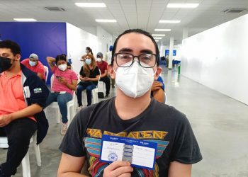 Voluntarios de la ONU son vacunados contra la COVID-19 en El Salvador